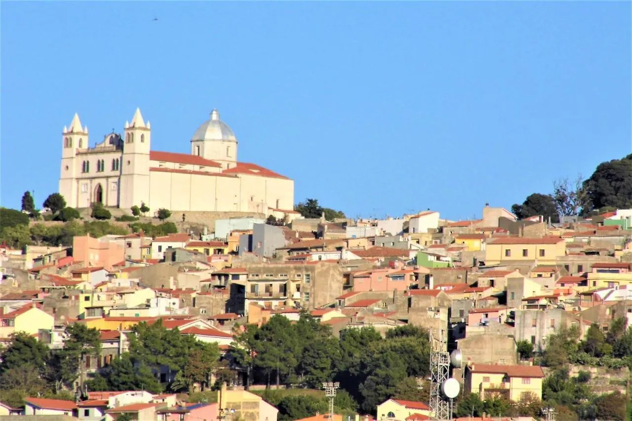 Ferienhaus Villa Fantastic Large House With Beautiful Roof Terraces Cuglieri